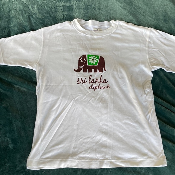 Sri Lanka elephant tshirt - Picture 2 of 3